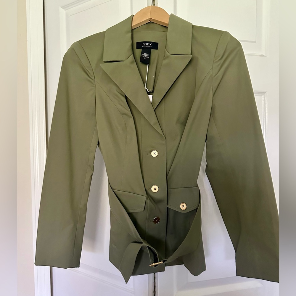 BODY by Victoria (Victoria’s Secret) Blazer. NWOT, replacement button included